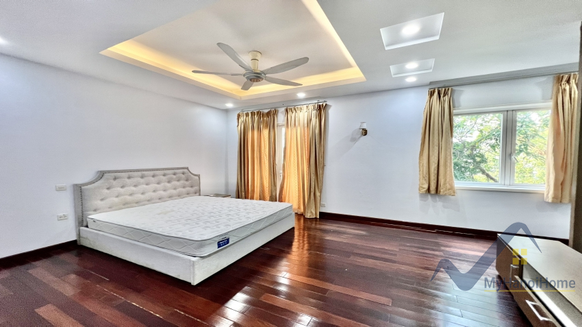 Biệt thự song lập Hoa Sữa Vinhomes Riverside cho thuê 8