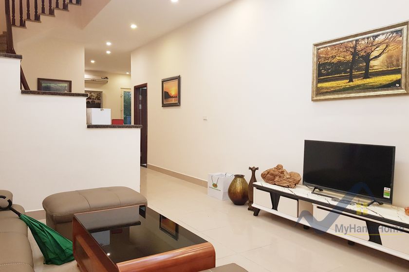 Biệt thự song lập tại Vinhomes Riverside cần cho thuê full đồ 2