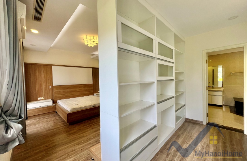 Biệt thự song lập Vinhome Riverside cho thuê gần Almaz 14