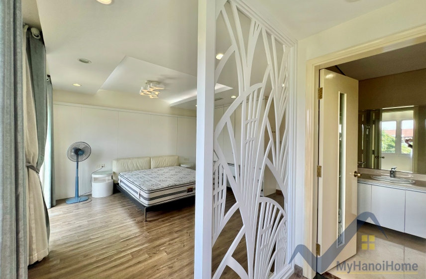 Biệt thự song lập Vinhome Riverside cho thuê gần Almaz 16