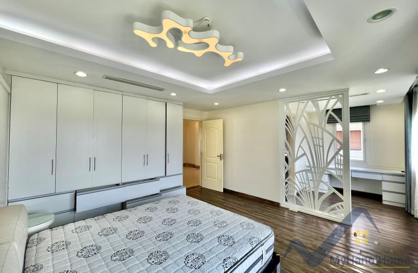 Biệt thự song lập Vinhome Riverside cho thuê gần Almaz 17