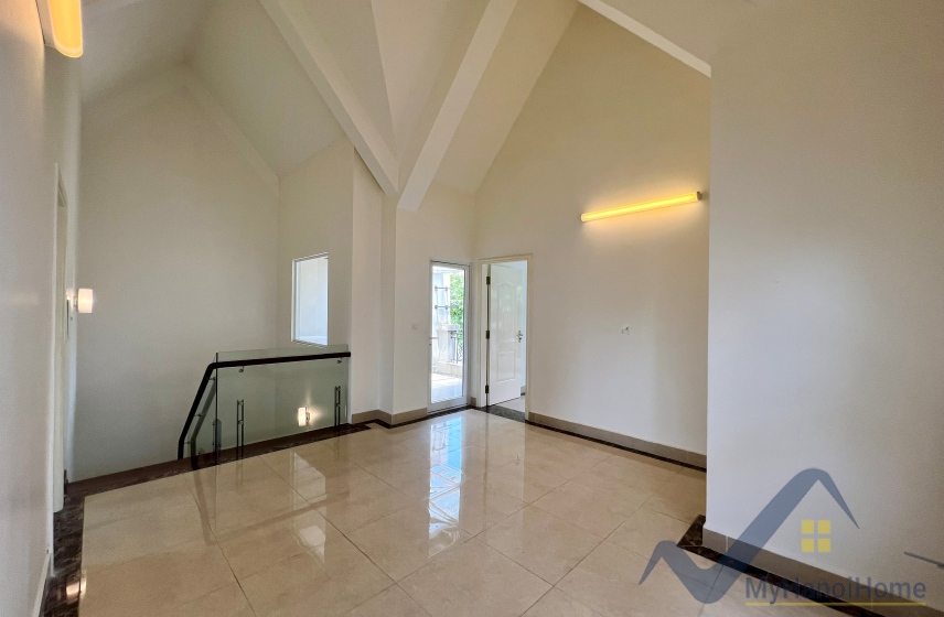 Biệt thự song lập Vinhome Riverside cho thuê gần Almaz 19