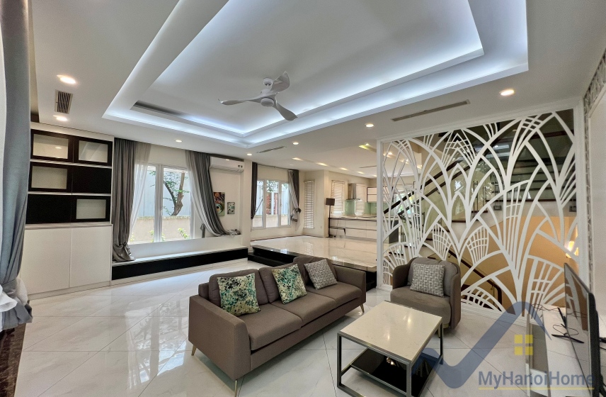 Biệt thự song lập Vinhome Riverside cho thuê gần Almaz 2