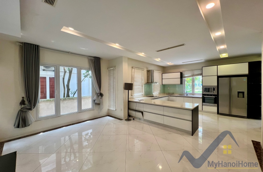 Biệt thự song lập Vinhome Riverside cho thuê gần Almaz 4