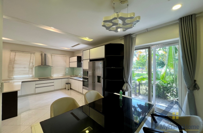 Biệt thự song lập Vinhome Riverside cho thuê gần Almaz 5
