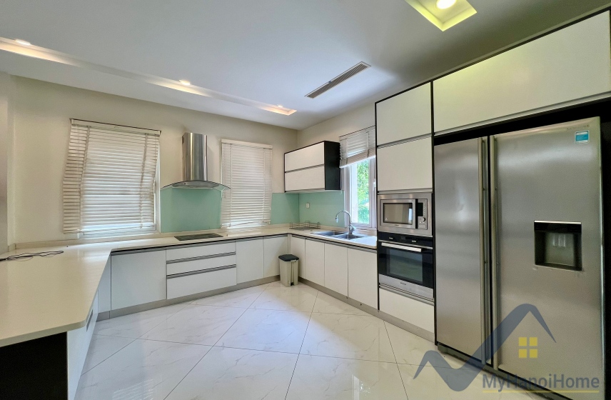Biệt thự song lập Vinhome Riverside cho thuê gần Almaz 6