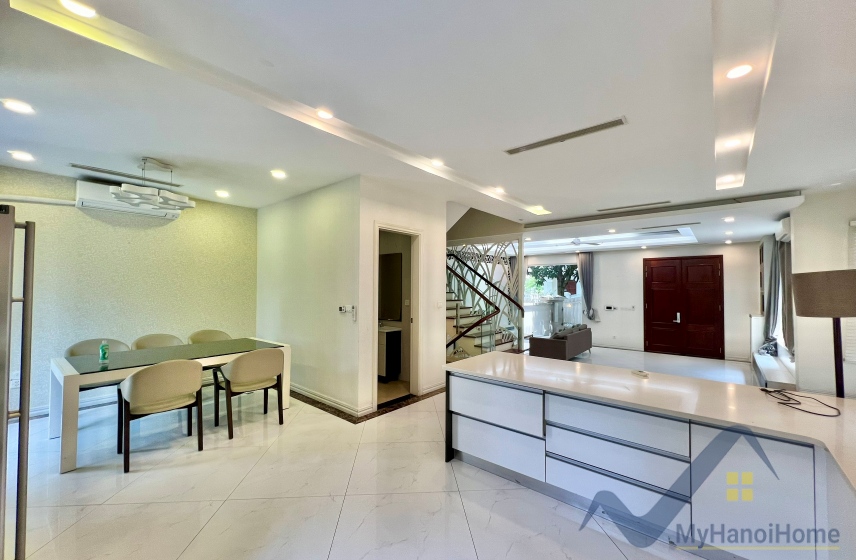 Biệt thự song lập Vinhome Riverside cho thuê gần Almaz 7