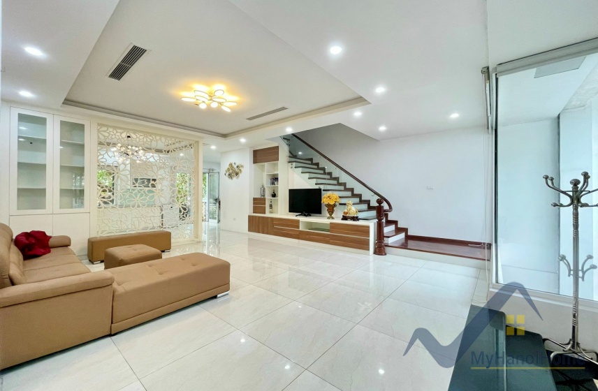 Biệt thự song lập Vinhomes Riverside cần cho thuê full nội thất 1