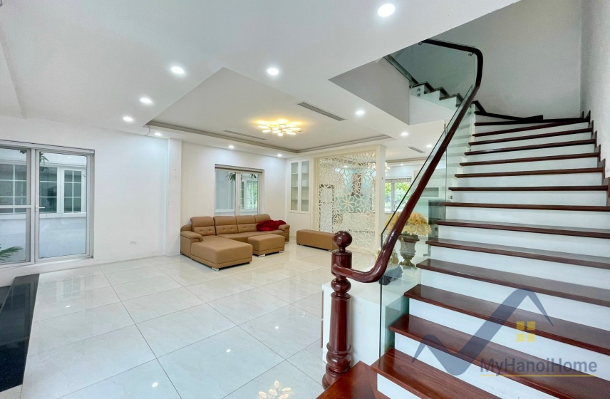Biệt thự song lập Vinhomes Riverside cần cho thuê full nội thất 3