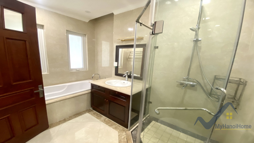 Biệt thự song lập Vinhomes Riverside cho thuê 3PN, có hầm 10