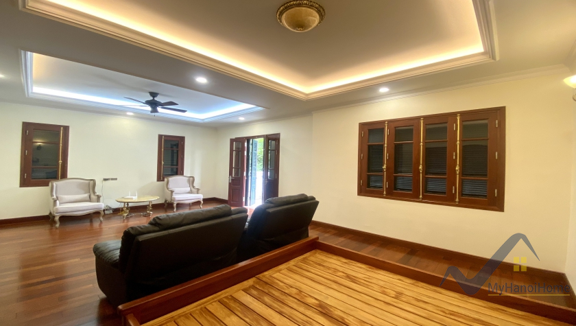 Biệt thự song lập Vinhomes Riverside cho thuê 3PN, có hầm 12