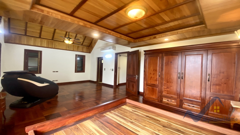 Biệt thự song lập Vinhomes Riverside cho thuê 3PN, có hầm 14