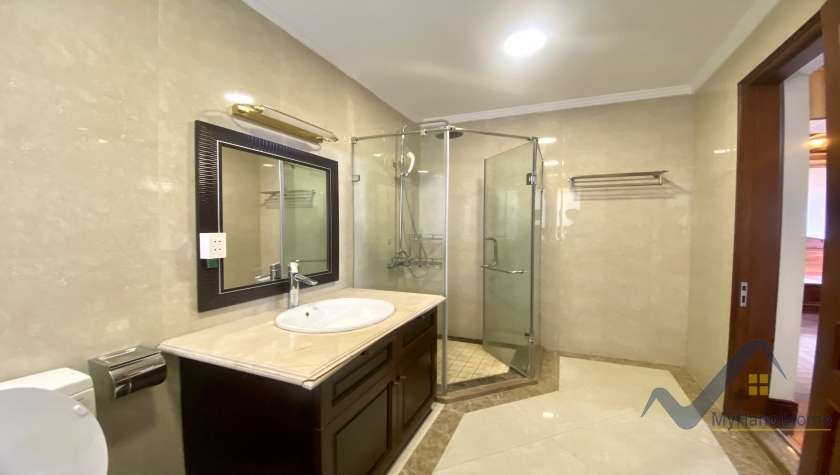 Biệt thự song lập Vinhomes Riverside cho thuê 3PN, có hầm 17