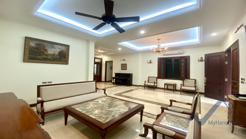 Biệt thự song lập Vinhomes Riverside cho thuê 3PN, có hầm 2