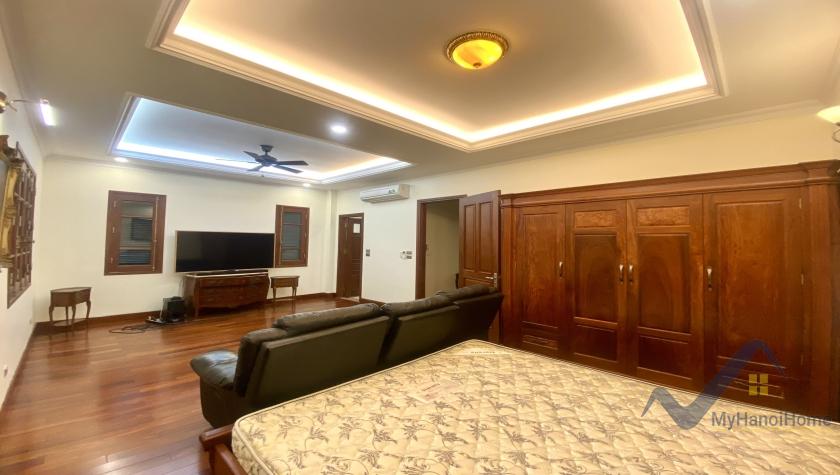 Biệt thự song lập Vinhomes Riverside cho thuê 3PN, có hầm 8