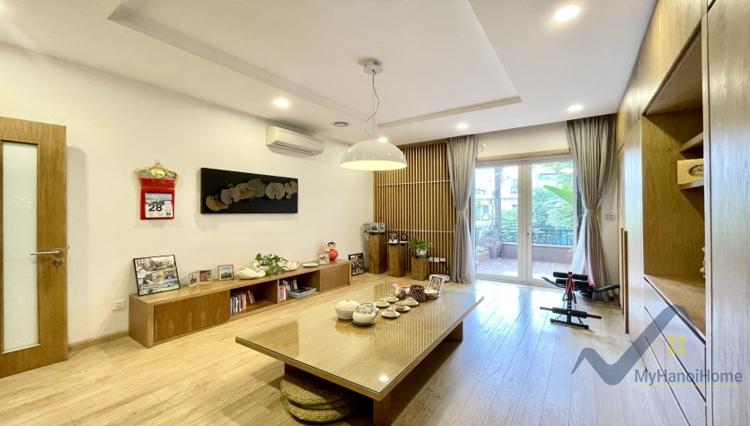 Biệt thự song lập Vinhomes Riverside cho thuê đủ đồ gần BIS 10