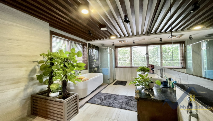 Biệt thự song lập Vinhomes Riverside cho thuê đủ đồ gần BIS 15