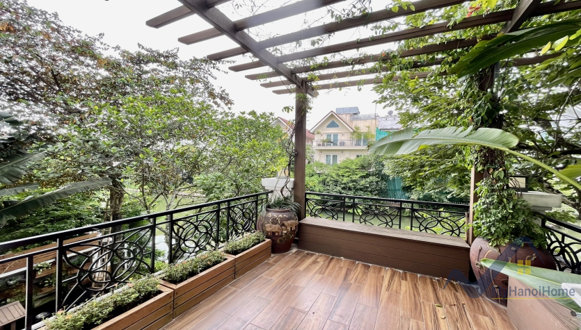 Biệt thự song lập Vinhomes Riverside cho thuê đủ đồ gần BIS 21