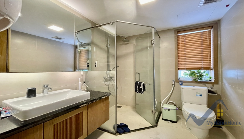 Biệt thự song lập Vinhomes Riverside cho thuê đủ đồ gần BIS 22