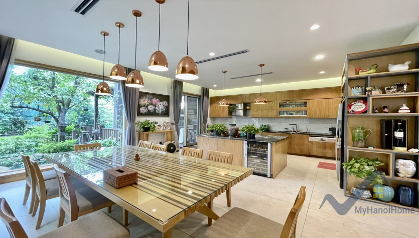 Biệt thự song lập Vinhomes Riverside cho thuê đủ đồ gần BIS 4