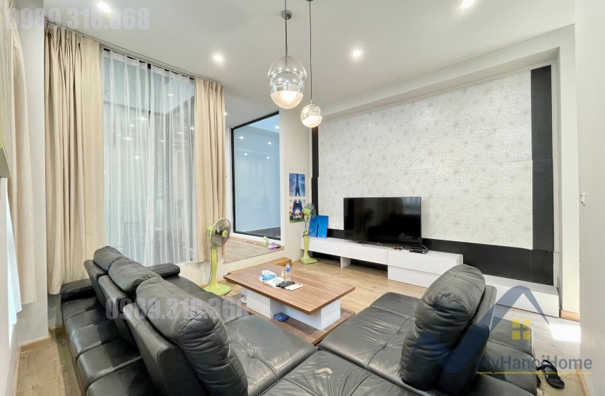 Biệt thự song lập Vinhomes Riverside cho thuê đủ nội thất 4