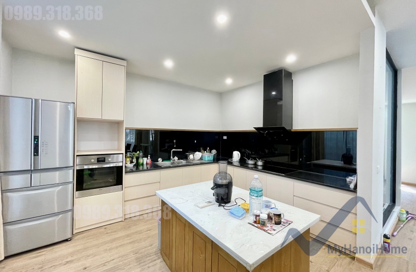 Biệt thự song lập Vinhomes Riverside cho thuê đủ nội thất 9