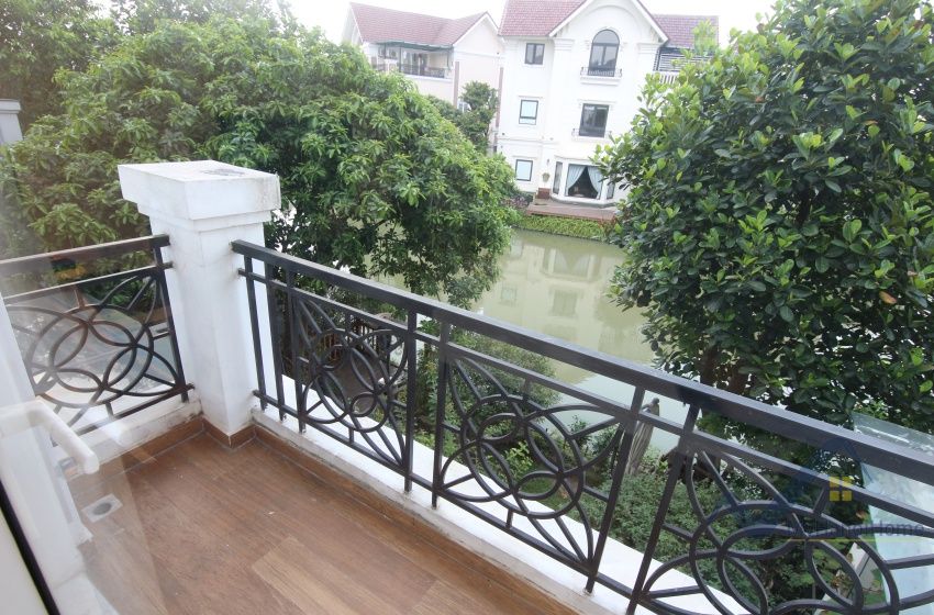 Biệt thự song lập Vinhomes Riverside full nội thất gần BIS 10