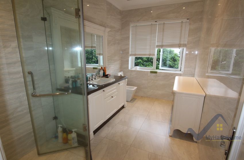 Biệt thự song lập Vinhomes Riverside full nội thất gần BIS 11