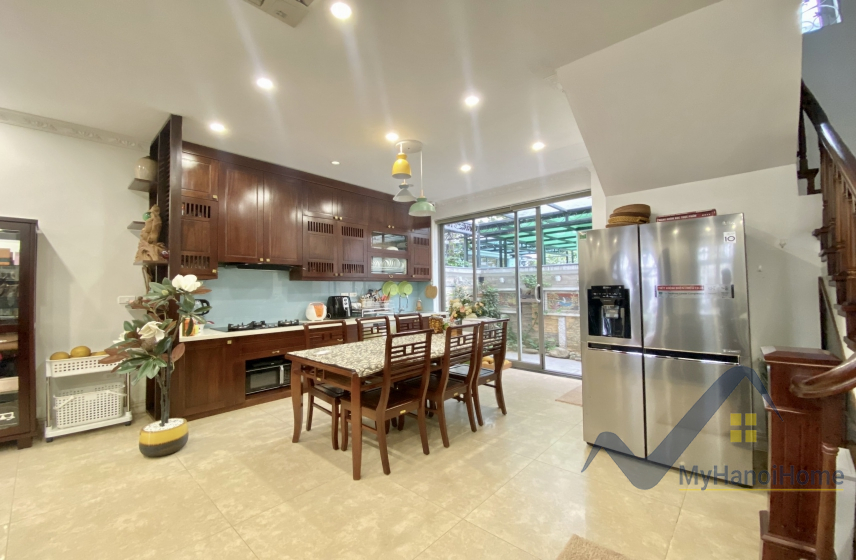 Biệt thự Vinhome Harmony gần hồ Harmony cho thuê đủ đồ 4