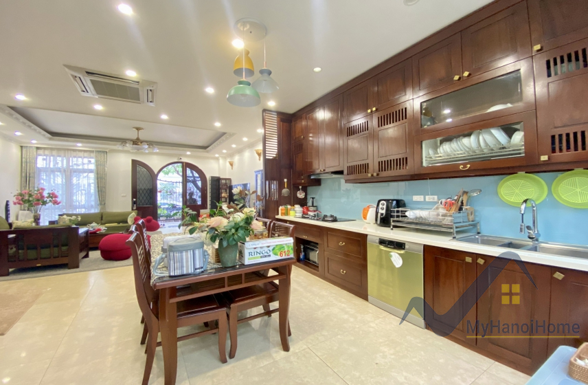 Biệt thự Vinhome Harmony gần hồ Harmony cho thuê đủ đồ 5