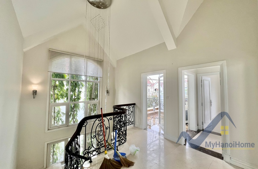 Biệt thự Vinhome Riverside full nội thất đơn lập cần cho thuê 22