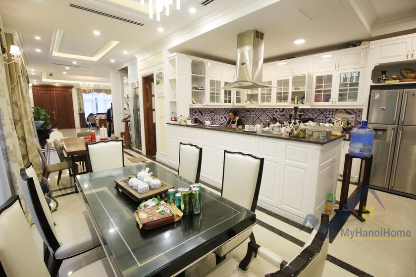 Biệt thự Vinhomes Harmony cho thuê full đồ, có thang máy 8