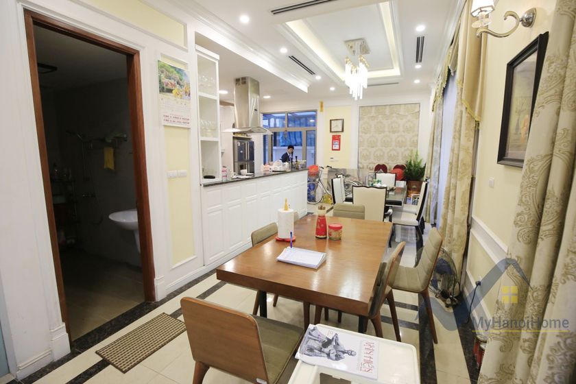 Biệt thự Vinhomes Harmony cho thuê full đồ, có thang máy 9