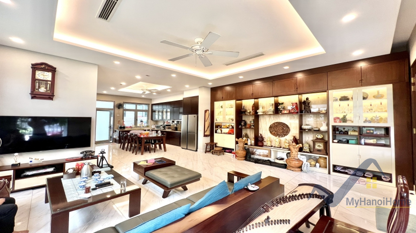 Biệt thự Vinhomes Harmony gần Vinschool cho thuê có thang máy 1