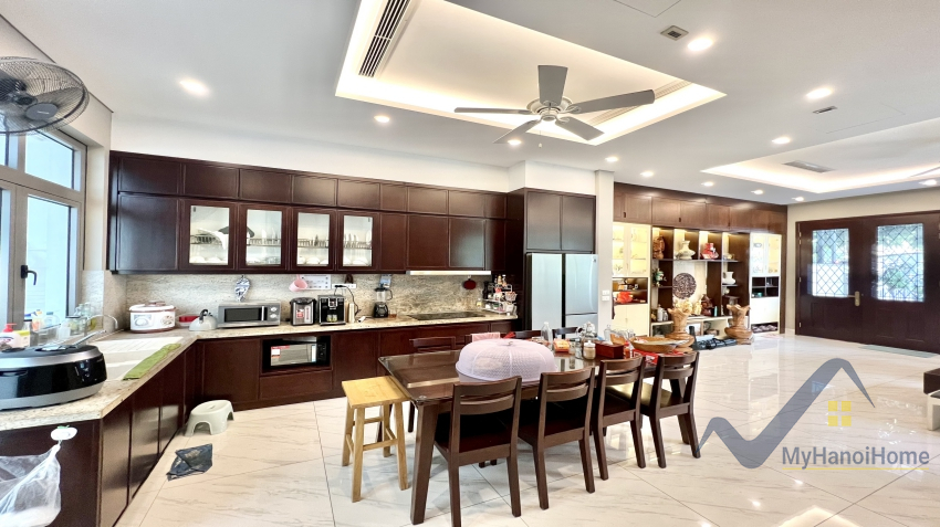 Biệt thự Vinhomes Harmony gần Vinschool cho thuê có thang máy 3