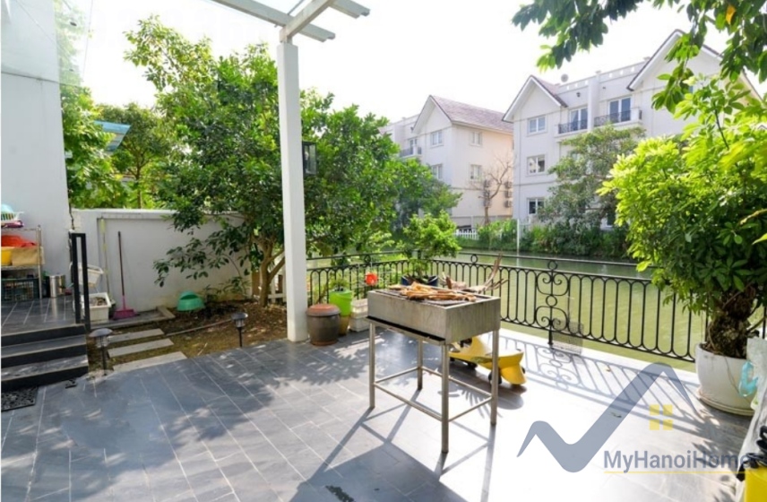 Biệt thự Vinhomes Riverside cho thuê căn song lập, gần sân Golf 7