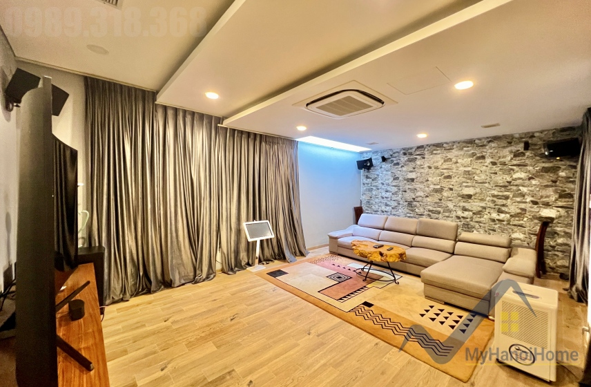 Biệt thự Vinhomes Riverside cho thuê căn song lập, gần sân Golf 9