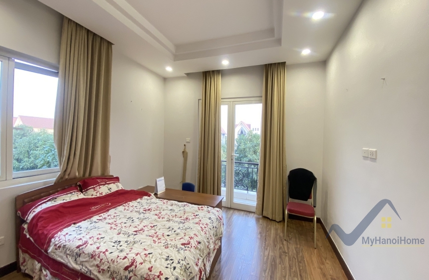 Biệt thự Vinhomes Riverside cho thuê, có tầng hầm và sân vườn 14