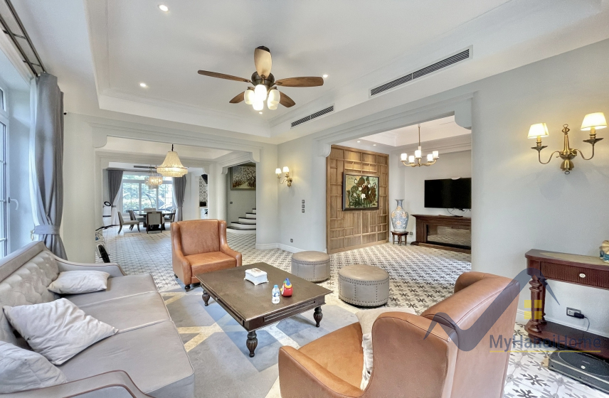 Biệt thự Vinhomes Riverside cho thuê đầy đủ nội thất, gần BIS 1
