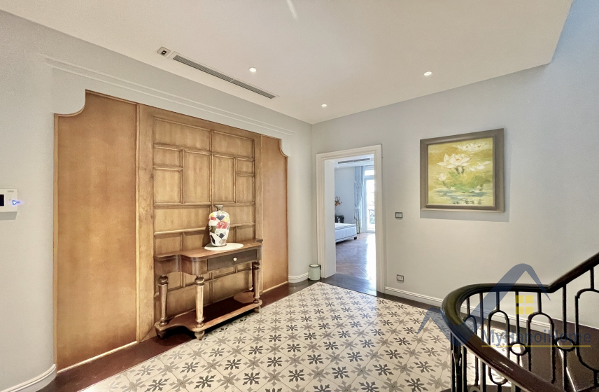 Biệt thự Vinhomes Riverside cho thuê đầy đủ nội thất, gần BIS 13