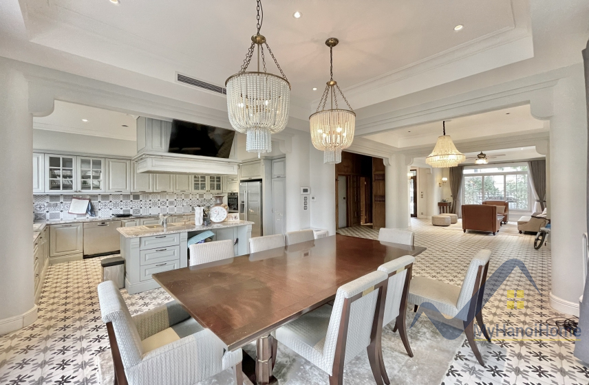 Biệt thự Vinhomes Riverside cho thuê đầy đủ nội thất, gần BIS 3