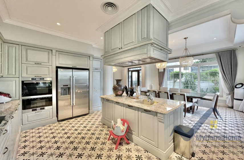 Biệt thự Vinhomes Riverside cho thuê đầy đủ nội thất, gần BIS 4