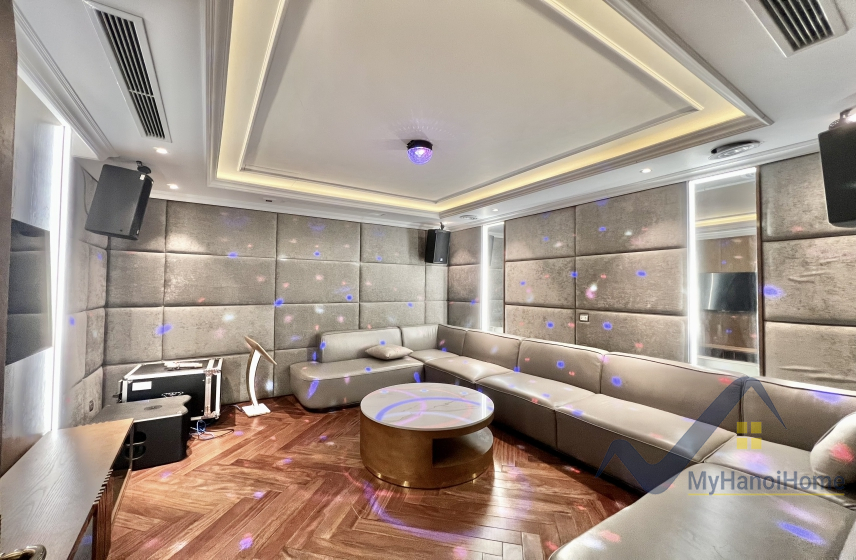 Biệt thự Vinhomes Riverside cho thuê đầy đủ nội thất, gần BIS 9