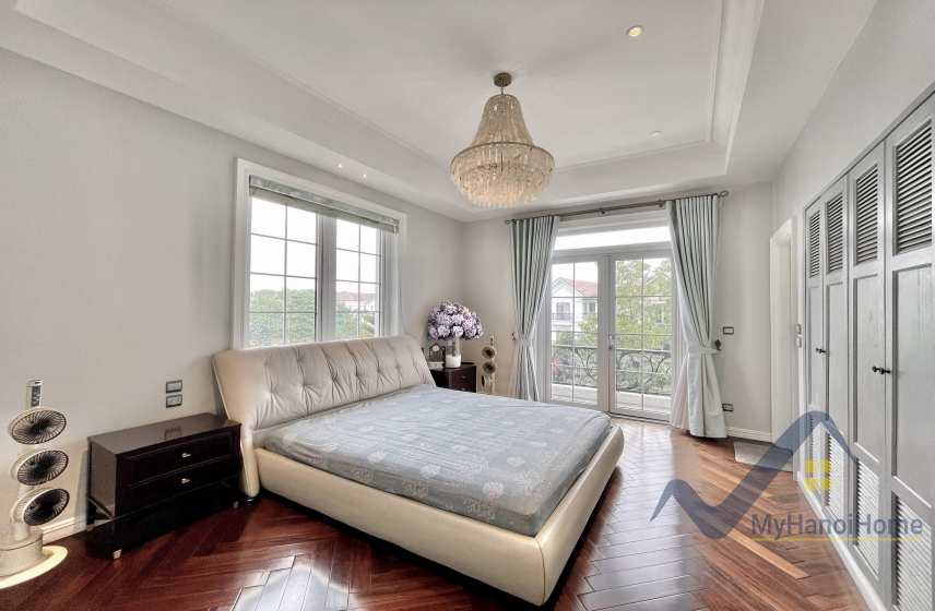Biệt thự Vinhomes Riverside cho thuê đầy đủ nội thất, gần BIS 17