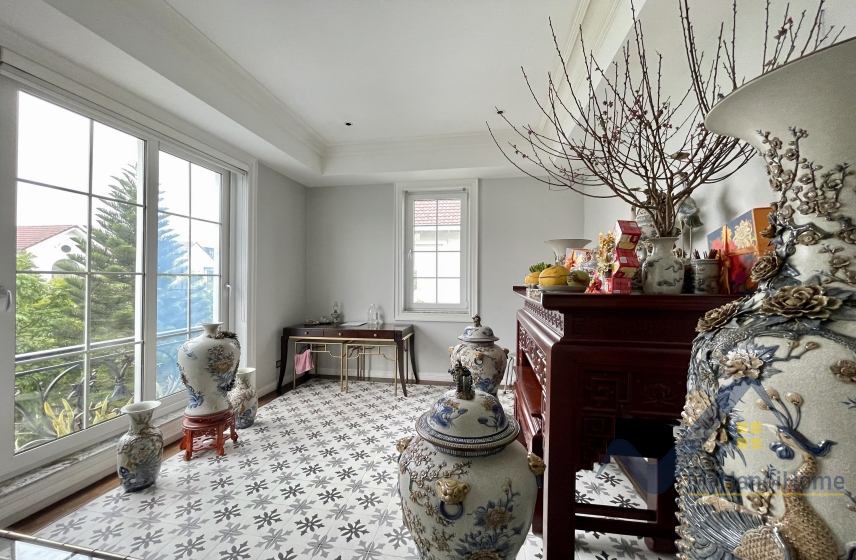 Biệt thự Vinhomes Riverside cho thuê đầy đủ nội thất, gần BIS 23