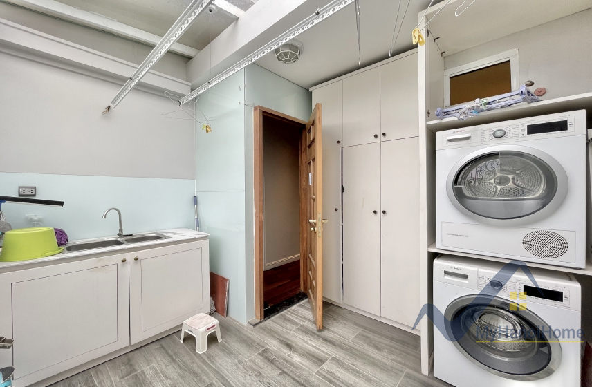 Biệt thự Vinhomes Riverside cho thuê đầy đủ nội thất, gần BIS 24