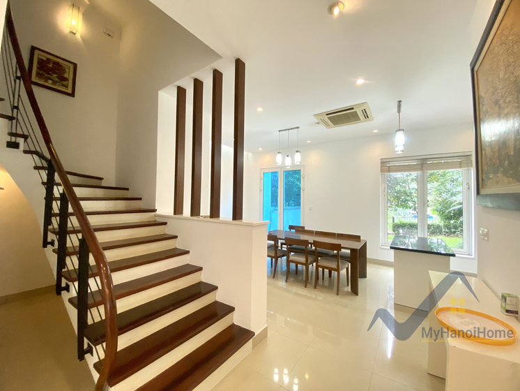Biệt thự Vinhomes Riverside cho thuê đủ đồ 5PN 4