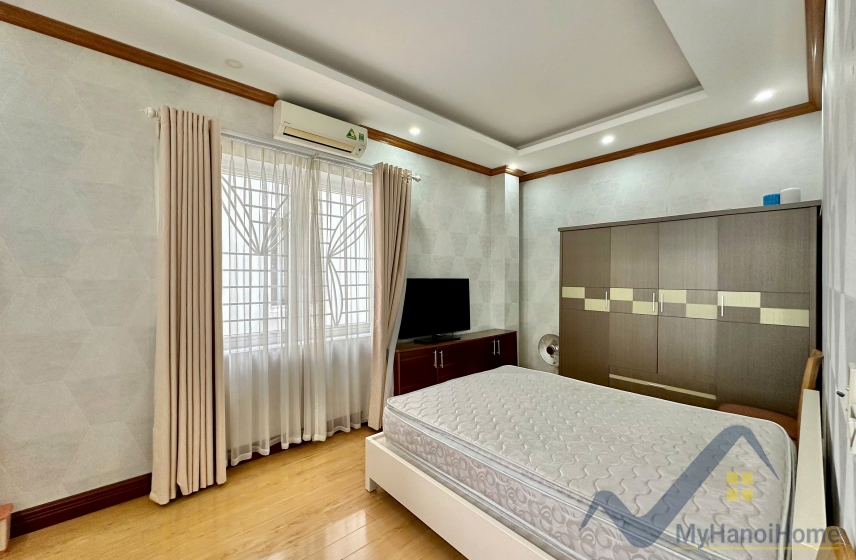 Biệt thự Vinhomes Riverside cho thuê đủ đồ gần vườn hoa 5
