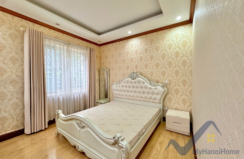 Biệt thự Vinhomes Riverside cho thuê đủ đồ gần vườn hoa 8