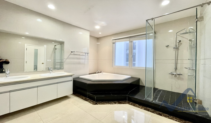 Biệt thự Vinhomes Riverside cho thuê hướng Tây Bắc 16
